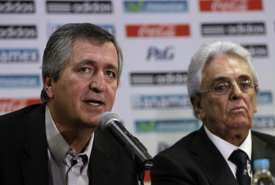 Jorge Vergara (izquierda) siempre fie cercano a la FMF (Foto de: REUTERS/Henry Romero)