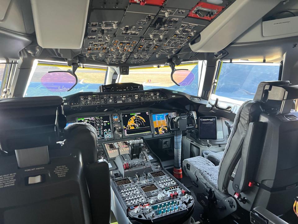 Boeing 777X flying display at the  Farnborough International Air Show 2022.