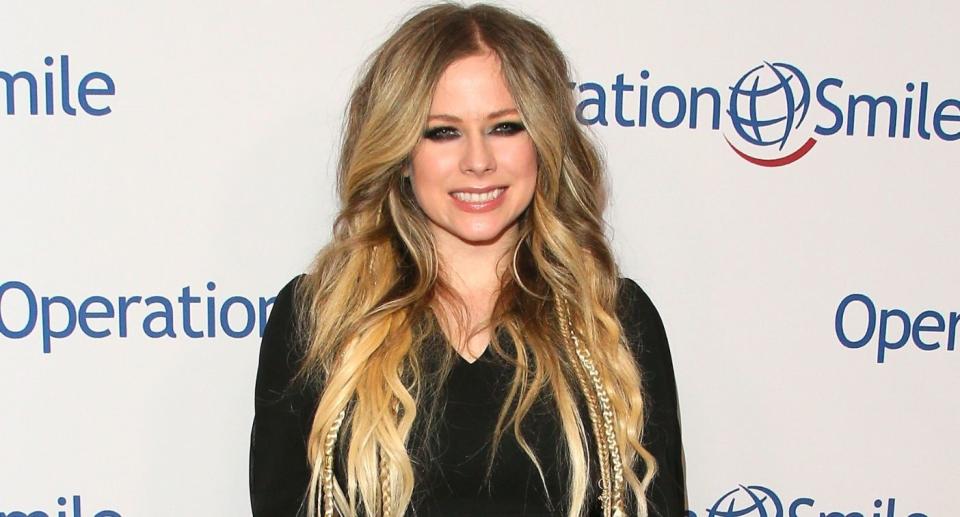 Avril Lavigne is celebrating summer with a set of sizzling new bikini photos. (Image via Getty Images)
