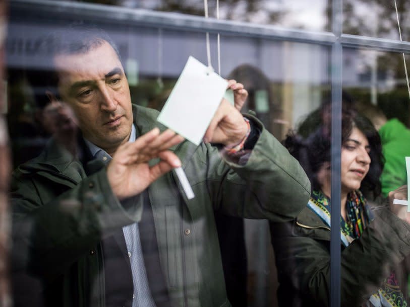 Mitten in einer heißen Wahlkampfphase Grünen Chef Cem Özdemir