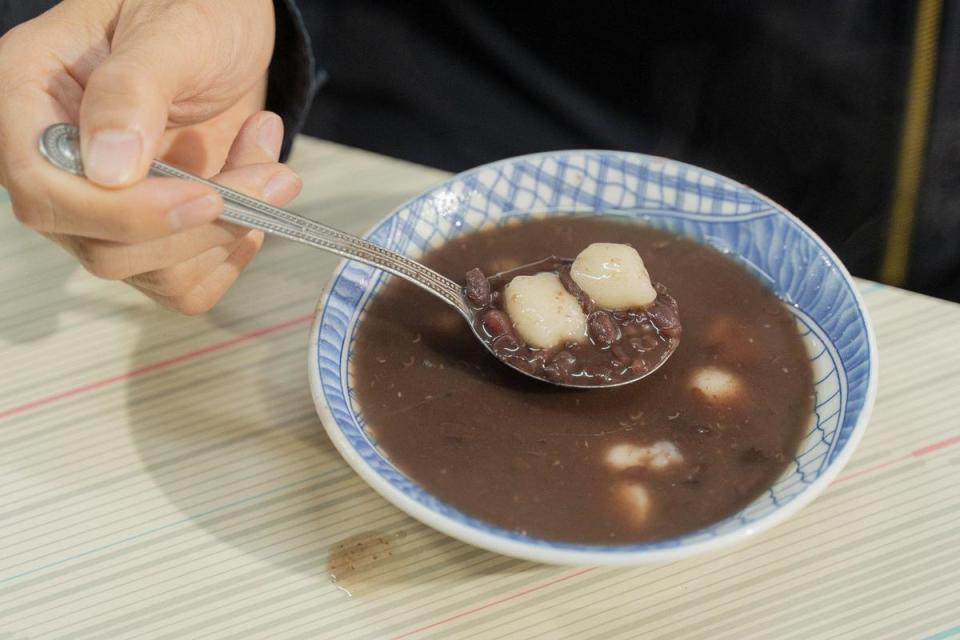 李家圓仔湯的紅豆湯圓。（翻攝自陳其邁 Chen Chi-Mai）