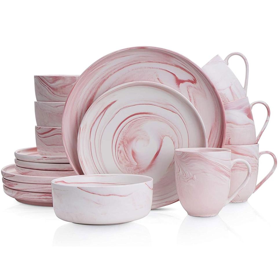 dinnerware set