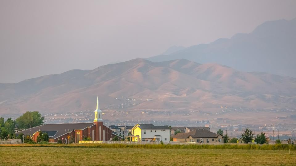 Scenic view of Eagle Mountain community in Utah.