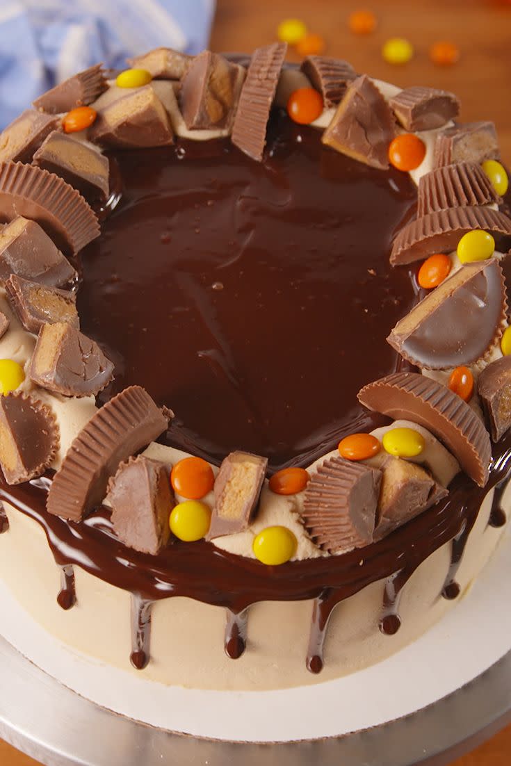 Reese's Explosion Cake