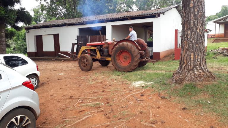 El tractor es marca Hanomag, que se fabricaba en la localidad santafesina de Granadero Baigorria hasta comienzos de la década del 70 bajo licencia de esa marca alemana. Gentileza productores