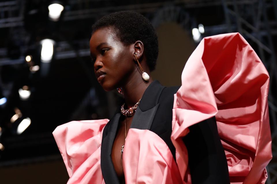 Adut Akech Bior in Alexander McQueen’s Fall 2018 show
@adutakech; following: 466K