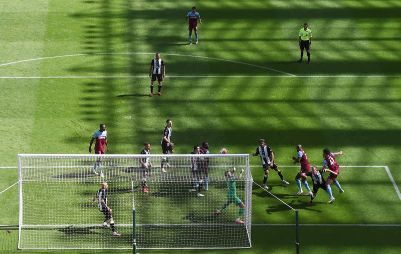 Premier League - Newcastle United v West Ham United