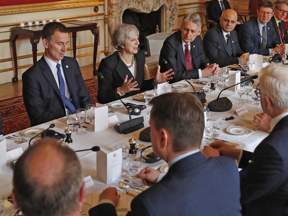 Brexit: Cabinet ministers push for Theresa May to support time-limited plan for Irish backstop