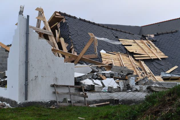 <p>Une maison effondrée à Plozévet, dans le Finistère (Bretagne).</p>