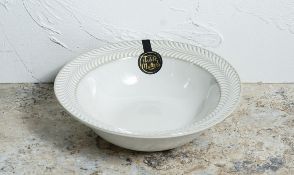 Mary Potter - 8 inch Big Serving Bowl (Photo: Table Matters)


