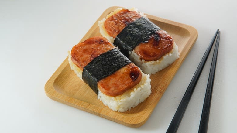 musubi and chopsticks