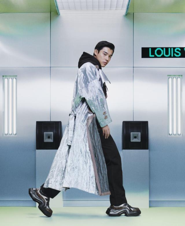 Louis Vuitton Archlight Sneakers Get Made Into Thigh-High Boots – Footwear  News