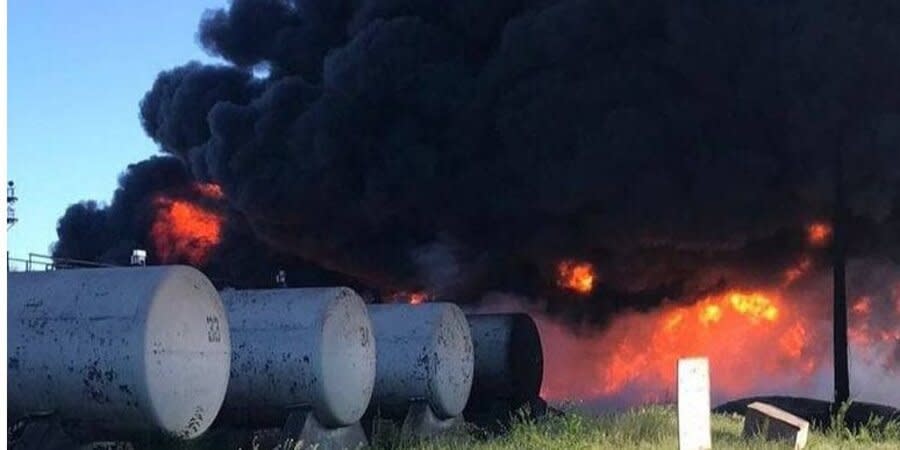 Fire at an oil depot in Kryvyi Rih after Russian missile strikes in September 2022