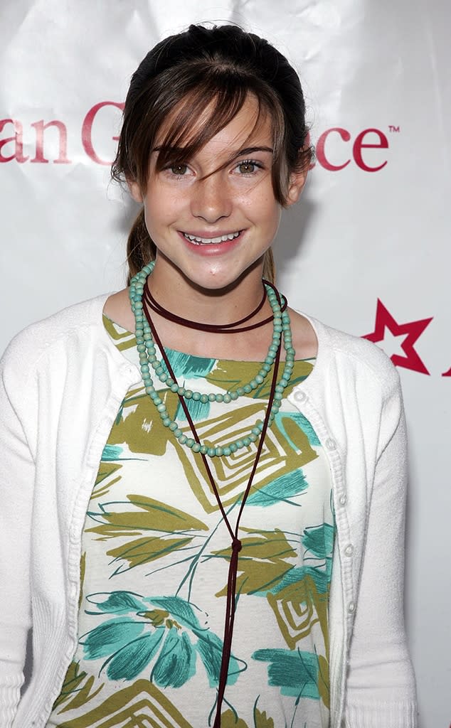 <p>17. While <strong>Shailene Woodley</strong> originally played Marissa's little sister Kaitlyn in season one, <strong>Willa Holland</strong> took over the role when an older, troublemaking Mini-Coop resurfaced seasons later...even though Holland is only five months older than Woodley IRL.</p> <p>"Well, she felt older," Schwartz explained to <a href="https://uproxx.com/sepinwall/the-oc-10-years-later-josh-schwartz-looks-back-part-1/3/" rel="nofollow noopener" target="_blank" data-ylk="slk:Uproxx;elm:context_link;itc:0;sec:content-canvas" class="link ">Uproxx</a>. "Five months is a lifetime at that age."</p> <p>18. <em>The O.C. </em>almost didn't land its fourth and final season. "There was a version of the show not coming back in season four. We had a new network president," Schwartz recalled in the same interview. "They had kind of moved away from doing programming like The O.C., and there was a shot that there was no season four."</p> <p>19. At one point, The CW's then-president <strong>Dawn Ostroff </strong>was "extremely interested" in airing a fifth season.</p>