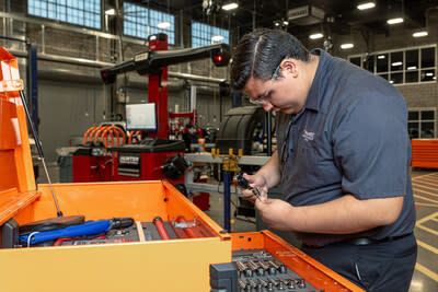 Student working in West-MEC's NWC Automotive Technology facility.