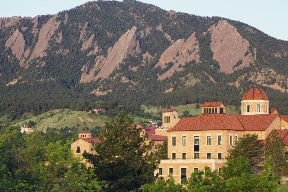 39) University of Colorado Boulder (in Boulder, Colorado)