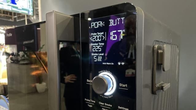 GE Profile's New Smart Indoor Smoker Is Here Just in Time for Your Winter  Barbecue Needs