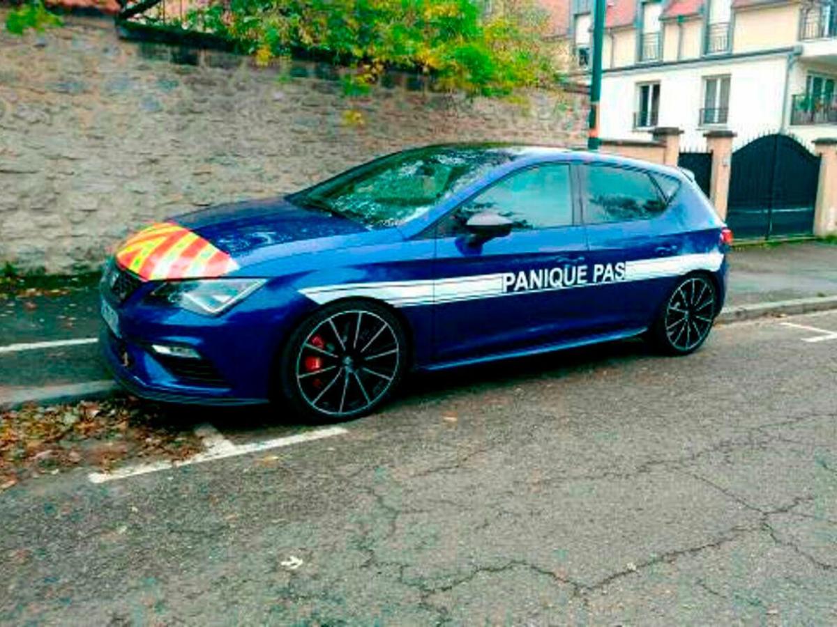 Seat: une fausse voiture de Gendarmerie repérée par la vraie