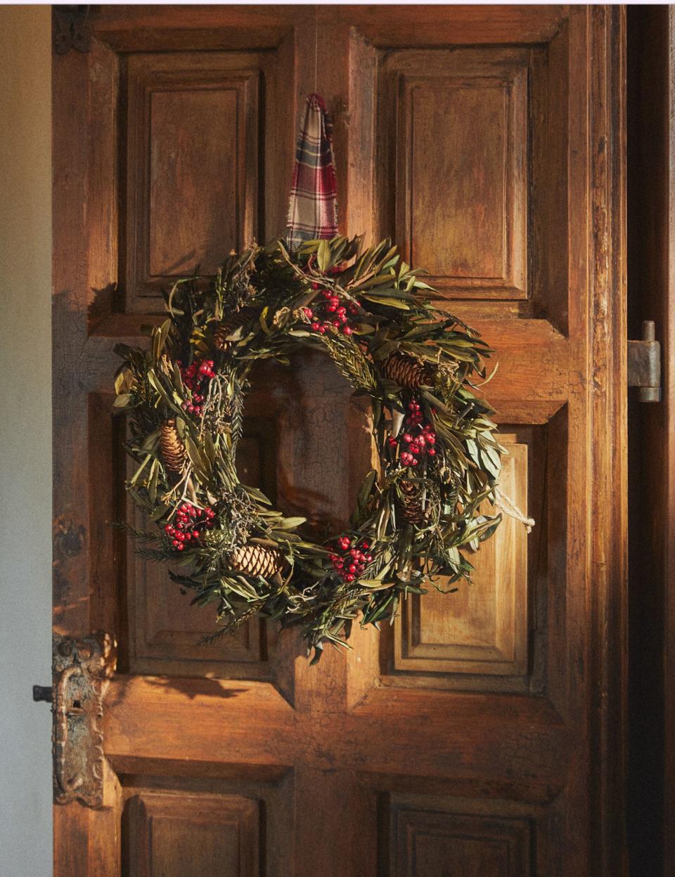 Couronne végétale de Noël pour la porte