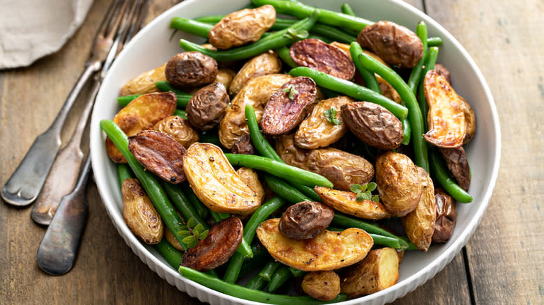 roasted fingerlings with green beans