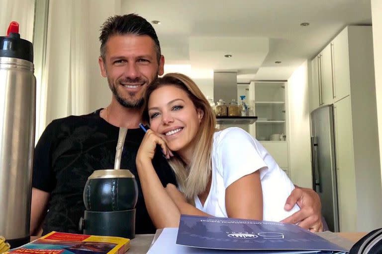 Demichelis y Evangelina felicitaron a Willy Caballero