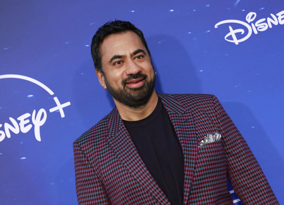 kal penn at the santa clauses premiere