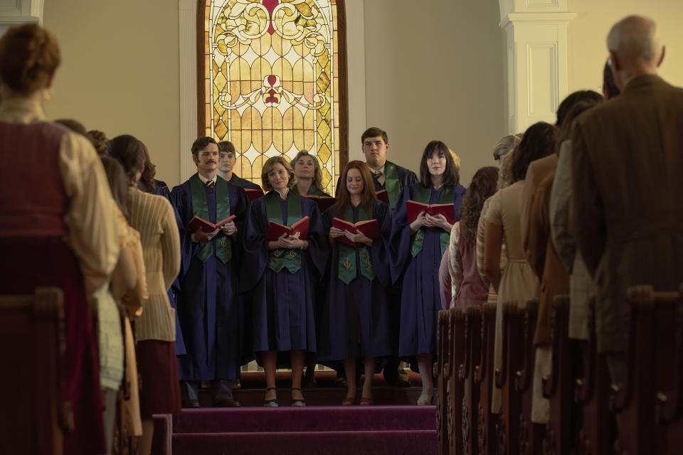 Elizabeth Olsen (middle) and Lily Rabe (right) in HBO Max's "Love & Death"<span class="copyright">Jake Giles Netter/HBO Max</span>