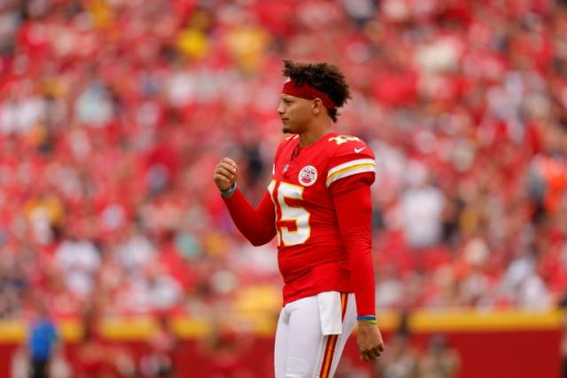 LOOK: Patrick Mahomes, Chiefs Arrive in Style on SNF