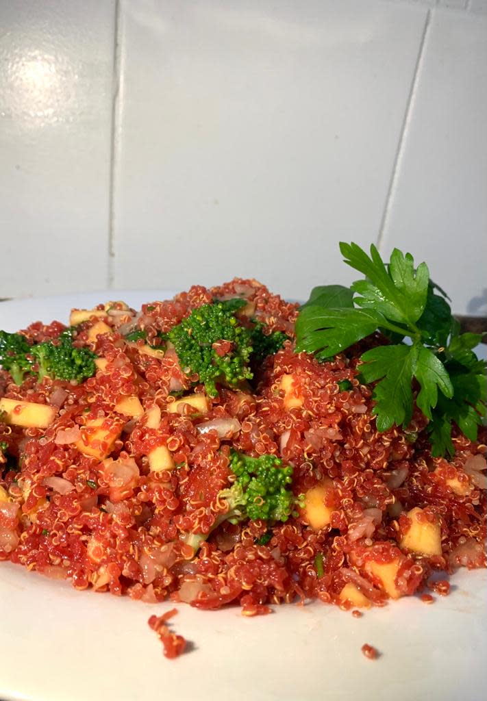 Salada de quinoa com legumes. Foto: Arquivo pessoal