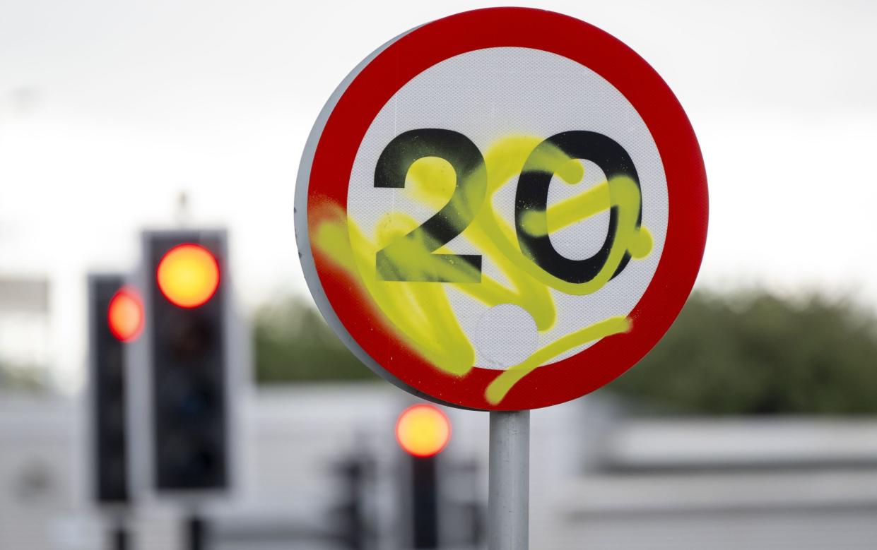 20mph road sign