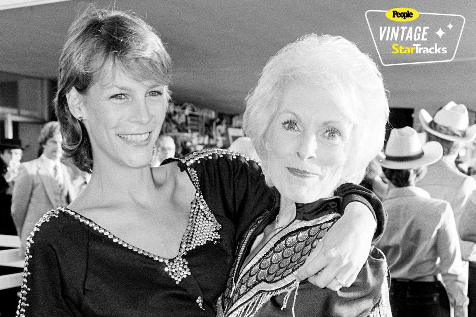 <p>Robert Ware/WWD/Penske Media via Getty</p> Jamie Lee Curtis and Janet Leigh in 1981