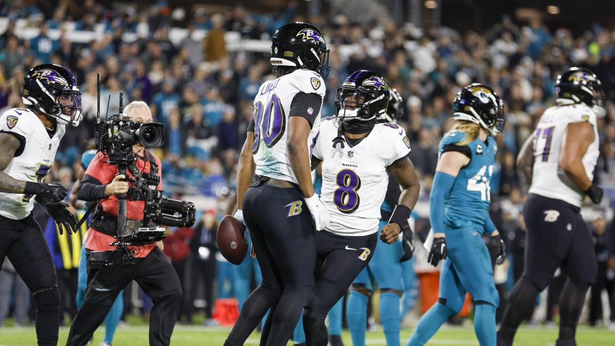 Sunday Night Football: Ravens clinch playoff berth with 23-7 victory ...
