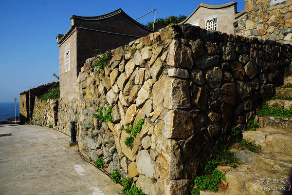 馬祖旅遊: 低碳漫遊-離島中的離島-東莒島-從白天美到黑夜，沙灘挖花蛤，最難忘藍眼淚