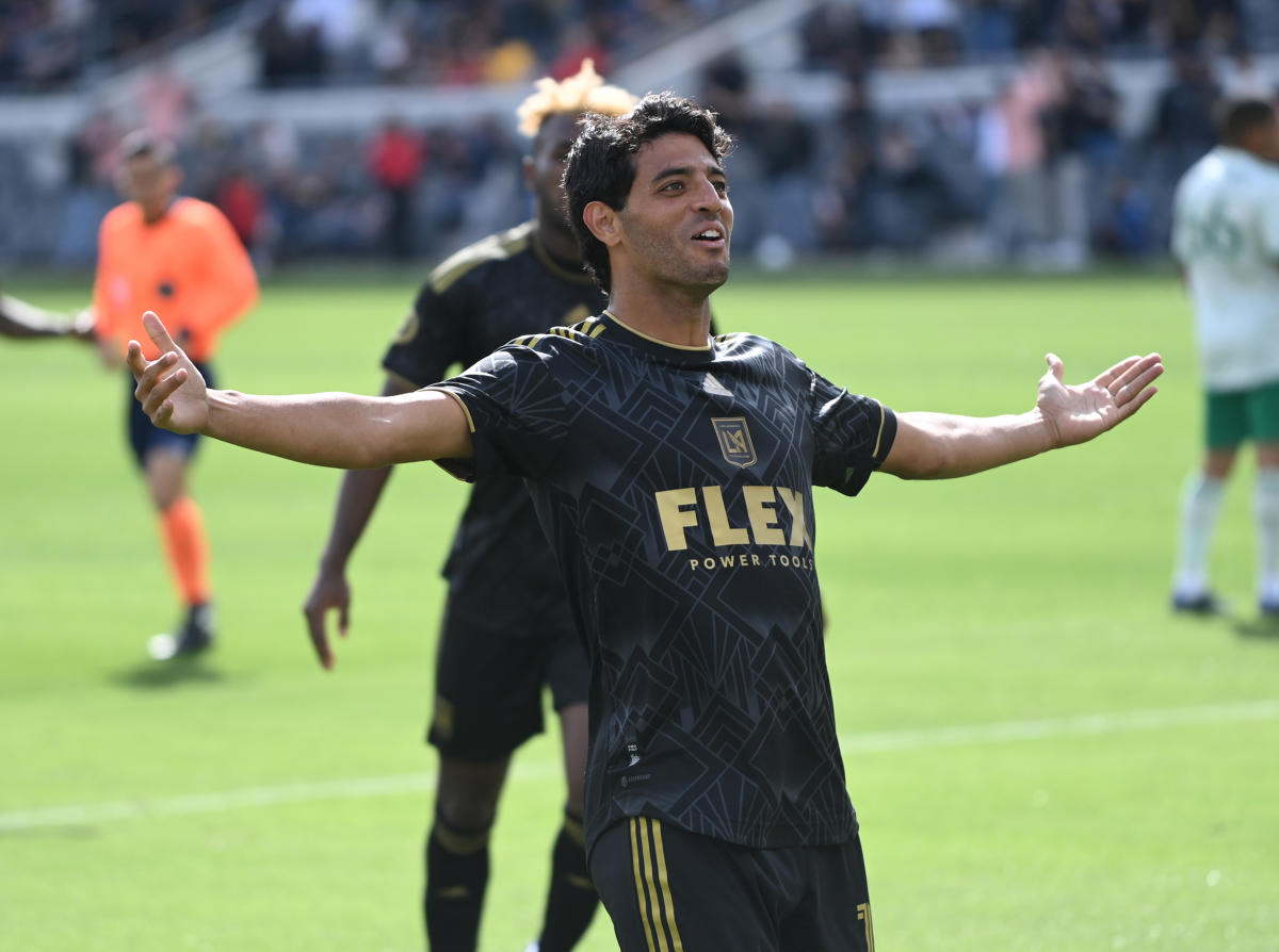 Vela's hat trick leads LAFC to 3-0 opening win over Colorado - The