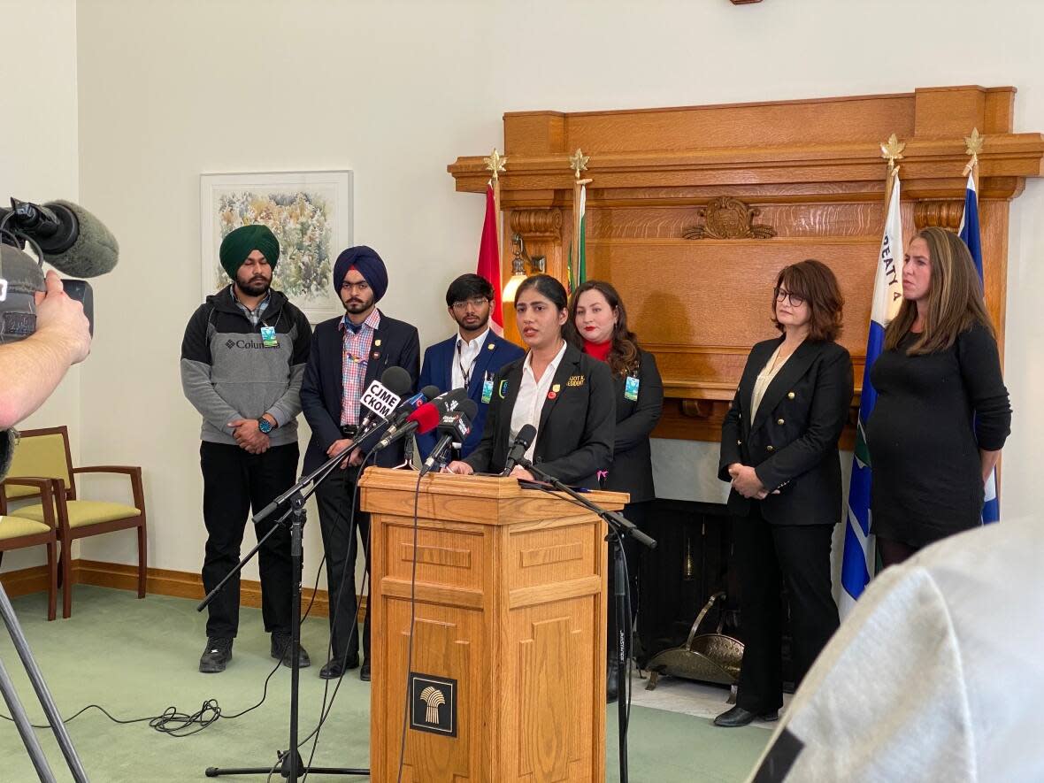 Navjot Kaur calls on the provincial government to invest in international students, stating their stay in Saskatchewan will benefit the economy and the province overall. (Matt Howard/Radio-Canada - image credit)