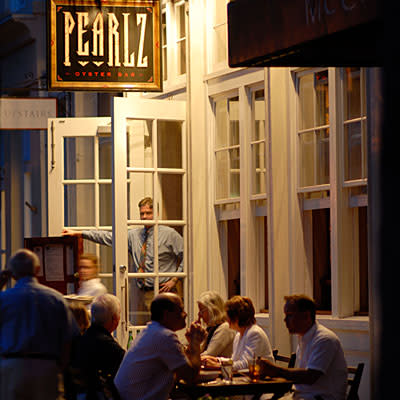 Pearlz Oyster Bar