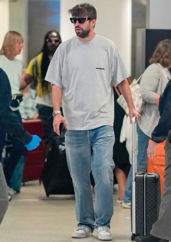 Piqué llega a Miami para ver a sus hijos