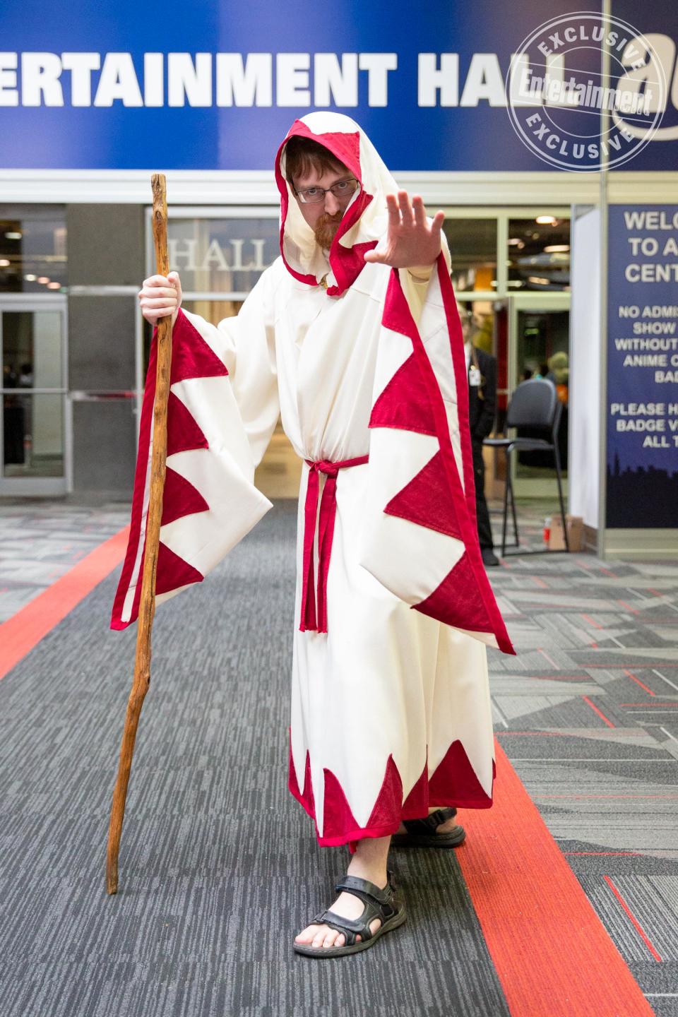 Red Mage from Final Fantasy I cosplayer
