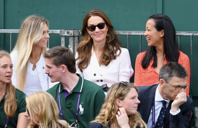 The 37-year-old Duchess of Cambridge looks super chic at the tennis match.