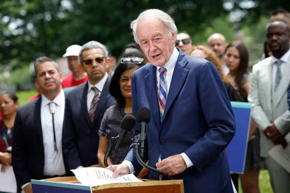  politics political politician (Kevin Dietsch / Getty Images file)