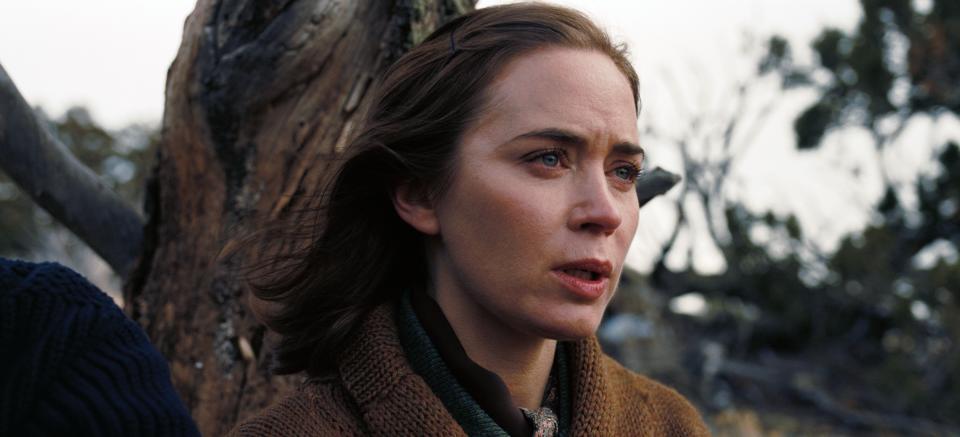 OPPENHEIMER, Emily Blunt as Kitty Oppenheimer, 2023. © Universal Pictures / Courtesy Everett Collection