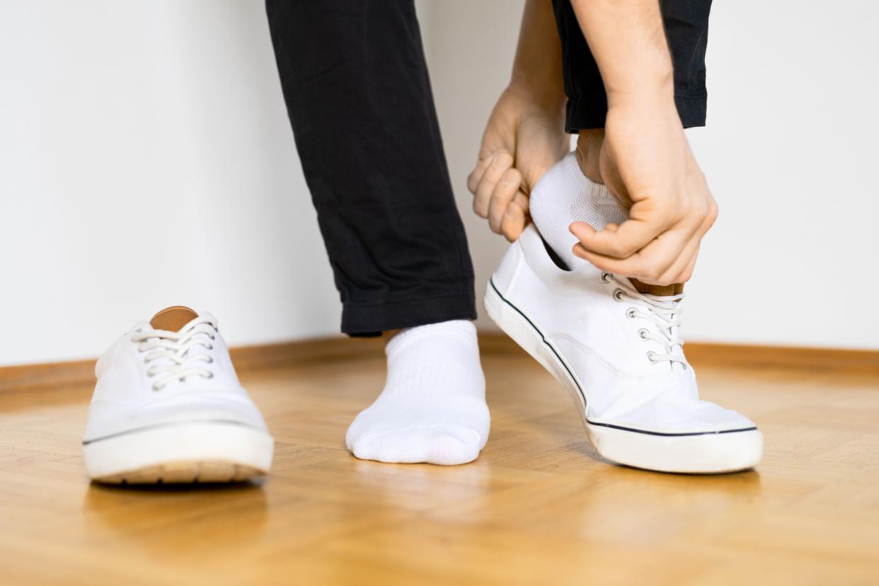 Este hack, hará todo más fácil a la hora de ponerte tus zapatos. (Foto: Getty)