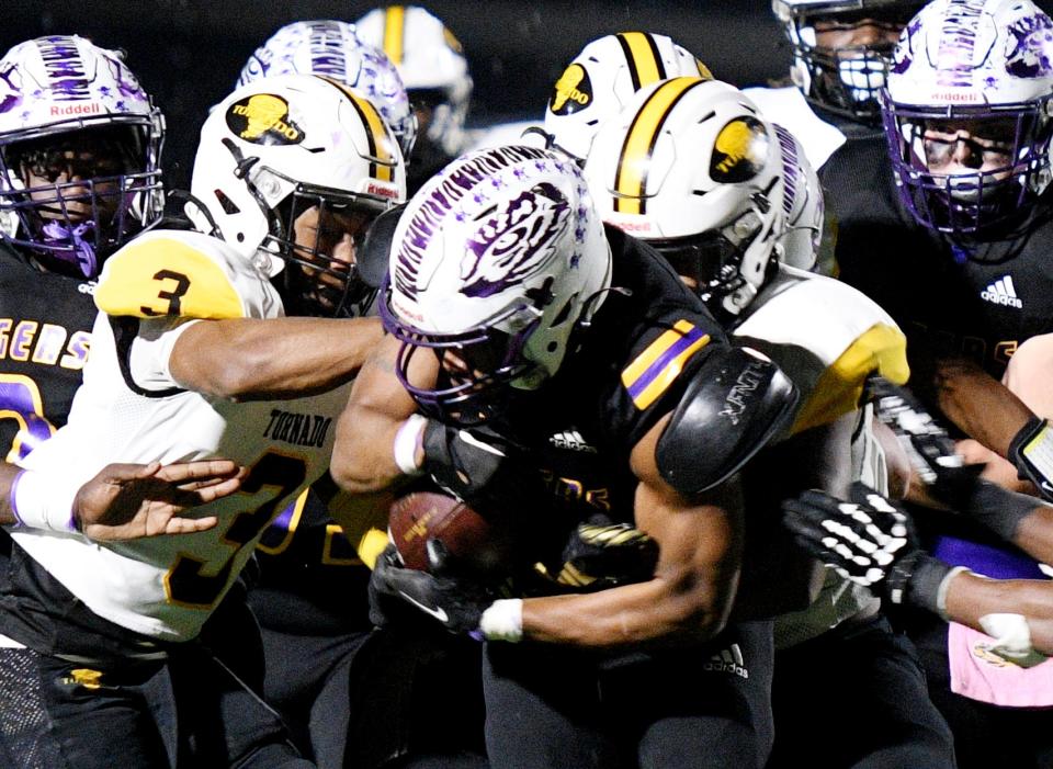 Haynesville vs. Logansport Friday evening December 1, 2023 in Logansport.