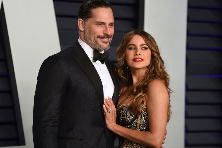 Joe Manganiello, left, and Sofia Vergara arrive at the Vanity Fair Oscar Party