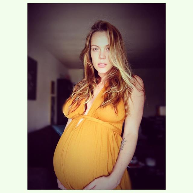 Agnes Bruckner on X: Thank you @BellyBandit for my BDA bra. This warrior  momma approves! #bellybandit #BDAbra #pregnancy  / X