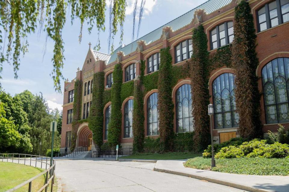 The University of Idaho generated surprise and outcry when it announced its deal with the University of Phoenix in May, but lessons for the university can be gleaned from acquisitions of other for-profit schools across the country.
