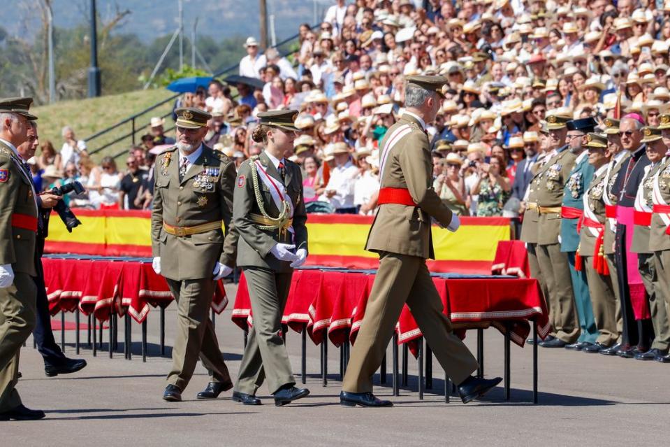 Princesa Leonor en la entrega los despachos de empleo en la Academia General Básica de Suboficiales en julio de 2024