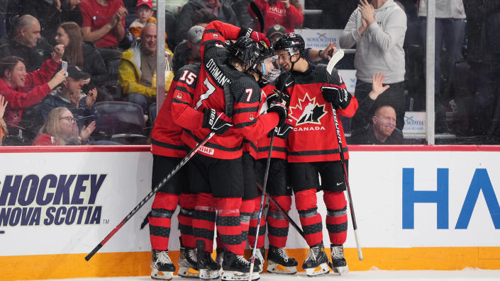 Connor Bedard had another dominant outing as Canada dispatched Sweden at the World Juniors. (THE CANADIAN PRESS/Darren Calabrese)