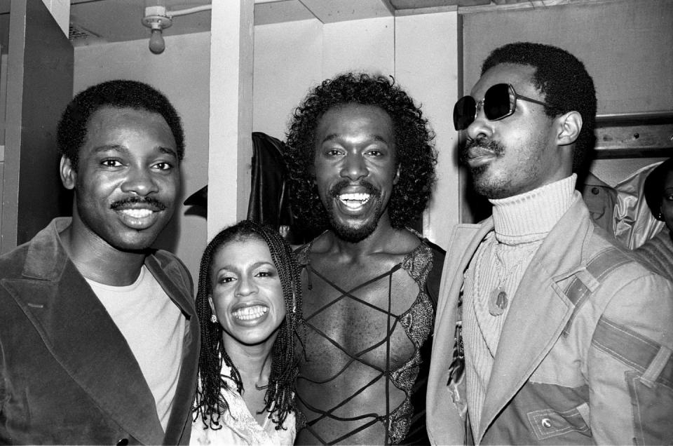 <p>George Benson, Valerie Simpson and Nickolas Ashford of Ashford & Simpson pose backstage with Stevie Wonder in New York cicra 1978.</p>