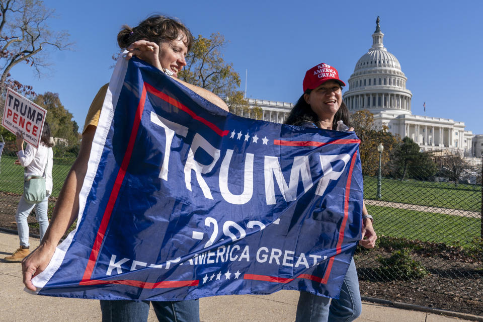 Los simpatizantes de Donald Trump son muy entusiastas y el aún presidente busca mantener su apoyo con miras a mantener influencia política en el futuro, luego de que deje la Casa Blanca. (AP Photo/J. Scott Applewhite)